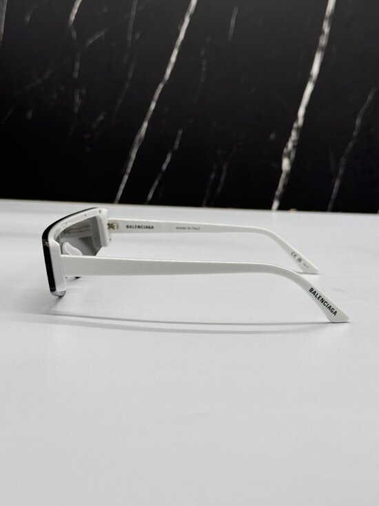 NEW BALENCIAGA BB0003S 002 WHITE RECTANGLE UNISEX SUNGLASSES BALENCIAGA EYEWEAR main image 9